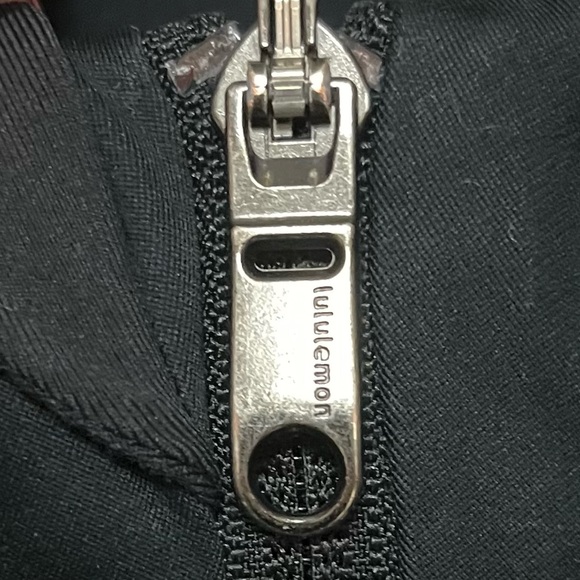 Lululemon Reflective Jacket Windbreaker Mens Size M Black Ventilated Full Zip - Picture 6 of 11